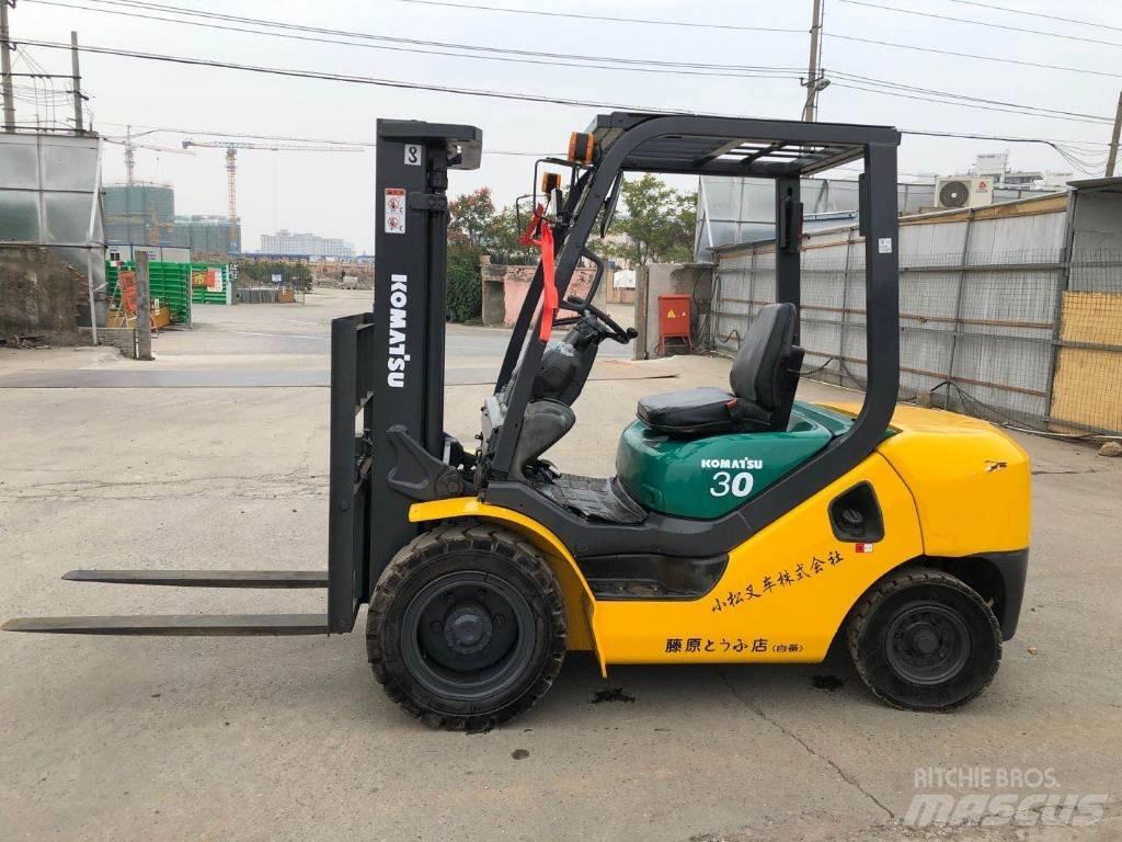 Komatsu FD30 Дизельные погрузчики