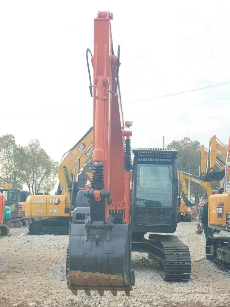 Hitachi ZX 120 Гусеничные экскаваторы