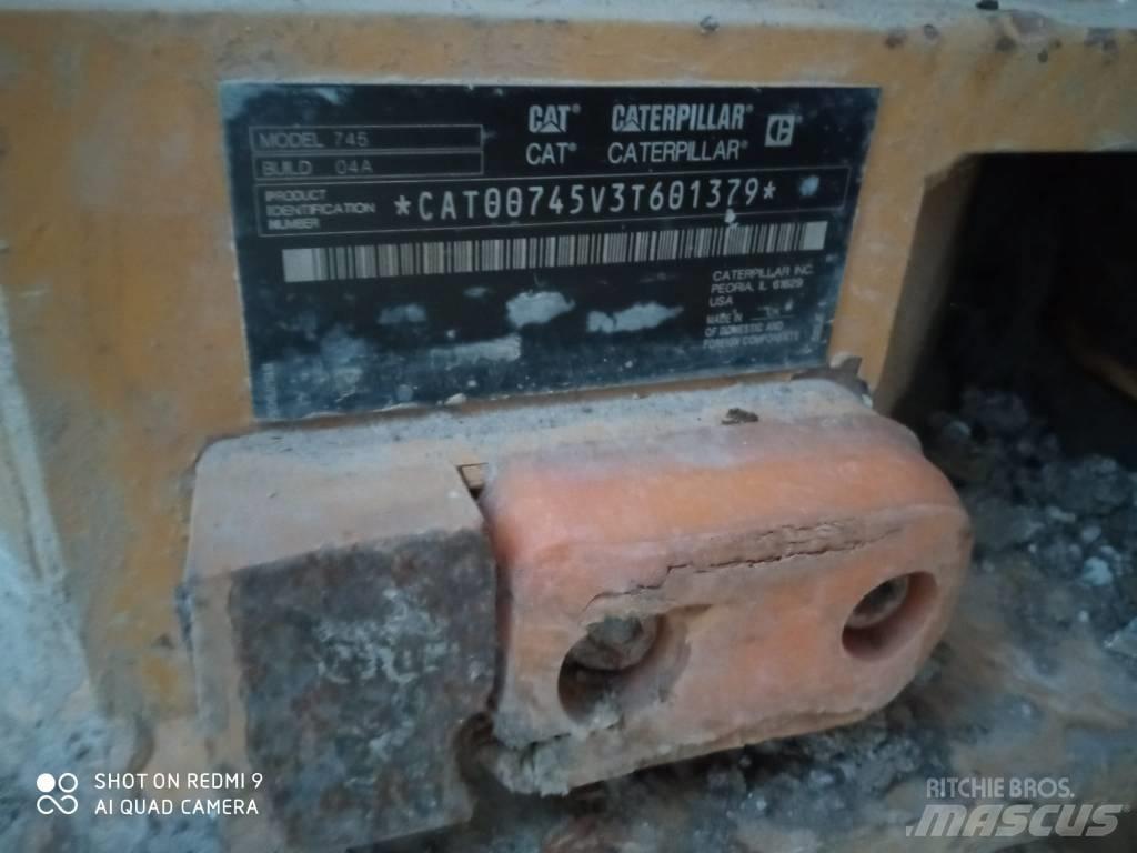 CAT 745 Шарнирно-сочленённые самосвалы