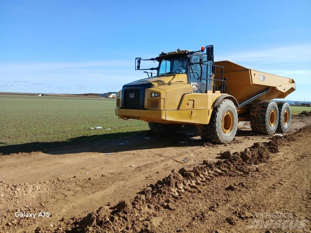 CAT 745 Шарнирно-сочленённые самосвалы