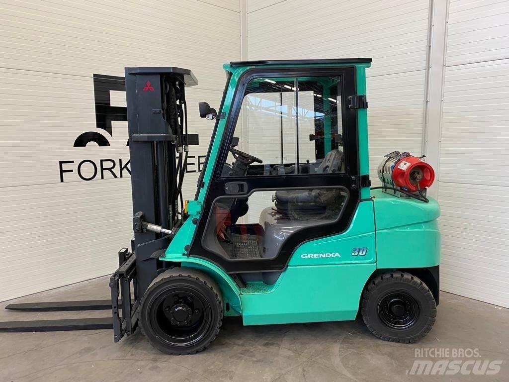 Mitsubishi FG30N Газовые погрузчики