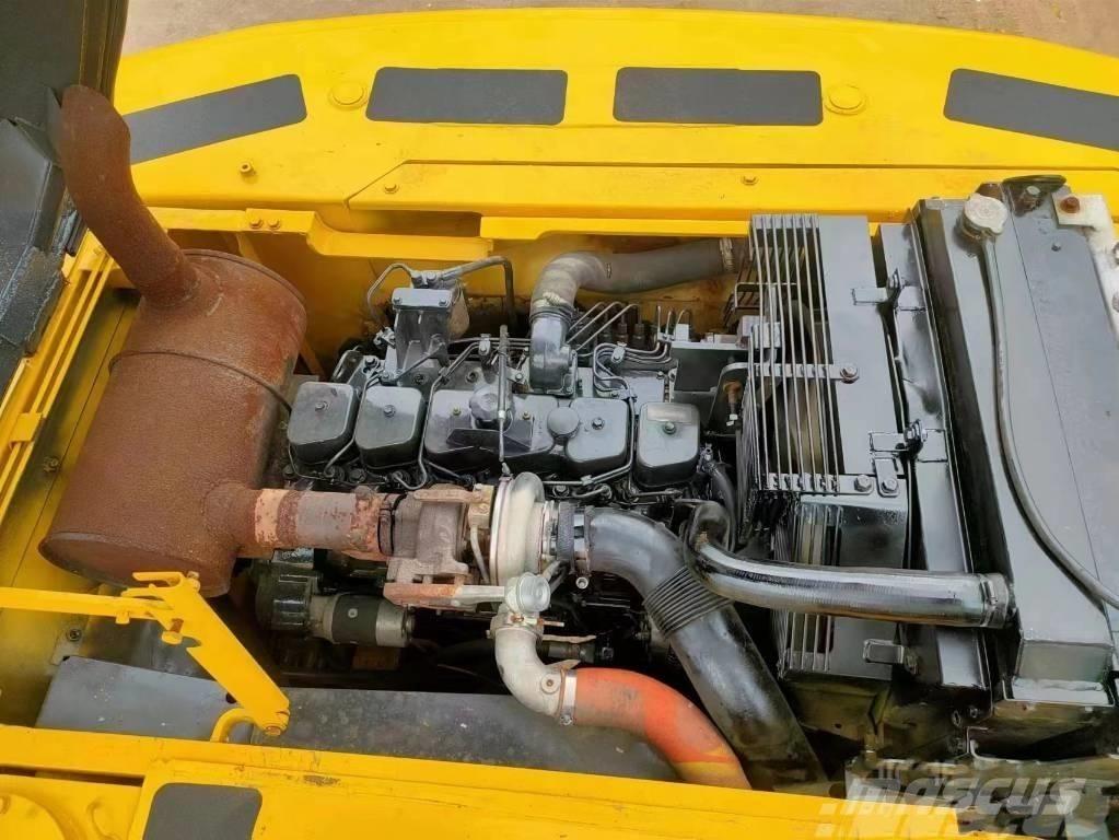 Komatsu pc220-7 Гусеничные экскаваторы