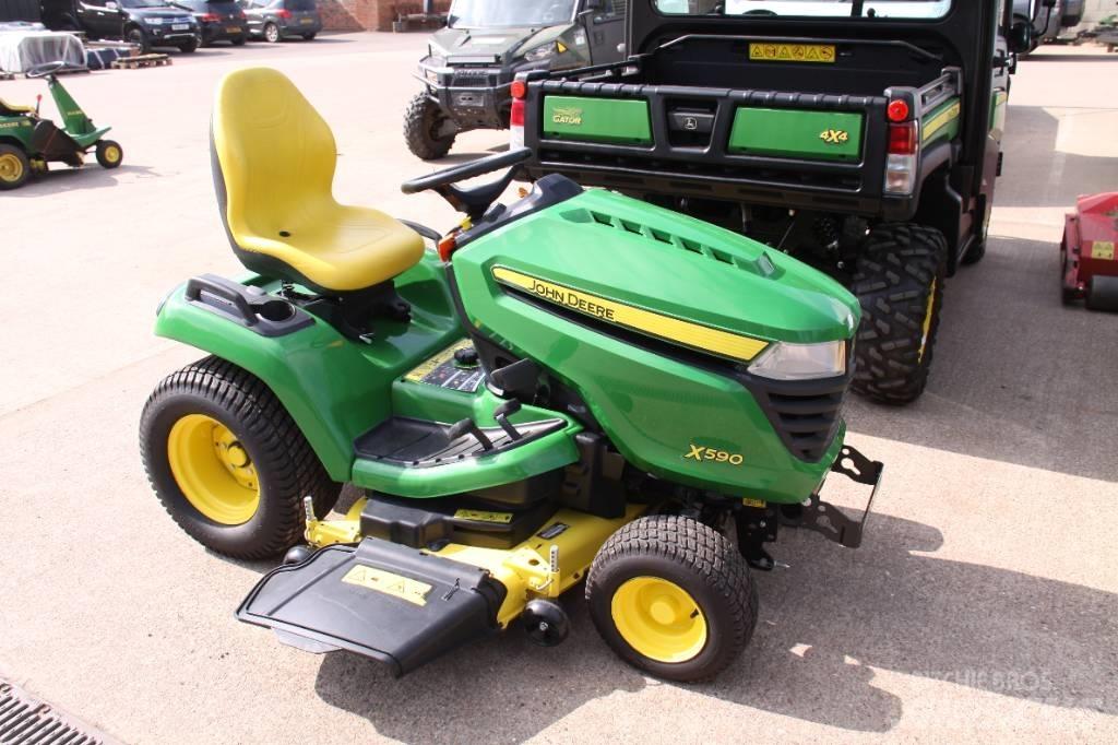 John Deere X 590 Самоходные газонокосилки