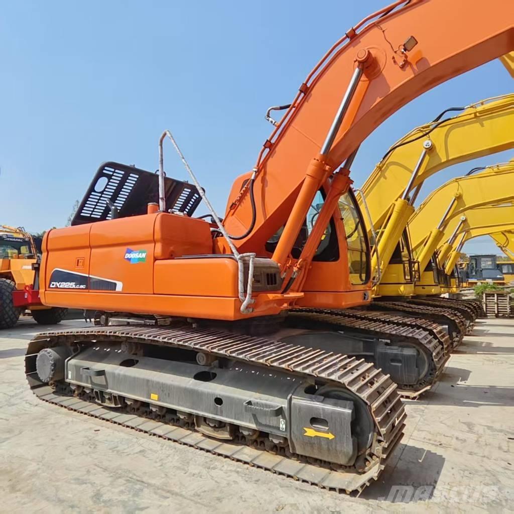 Doosan DX225LC-9C Гусеничные экскаваторы