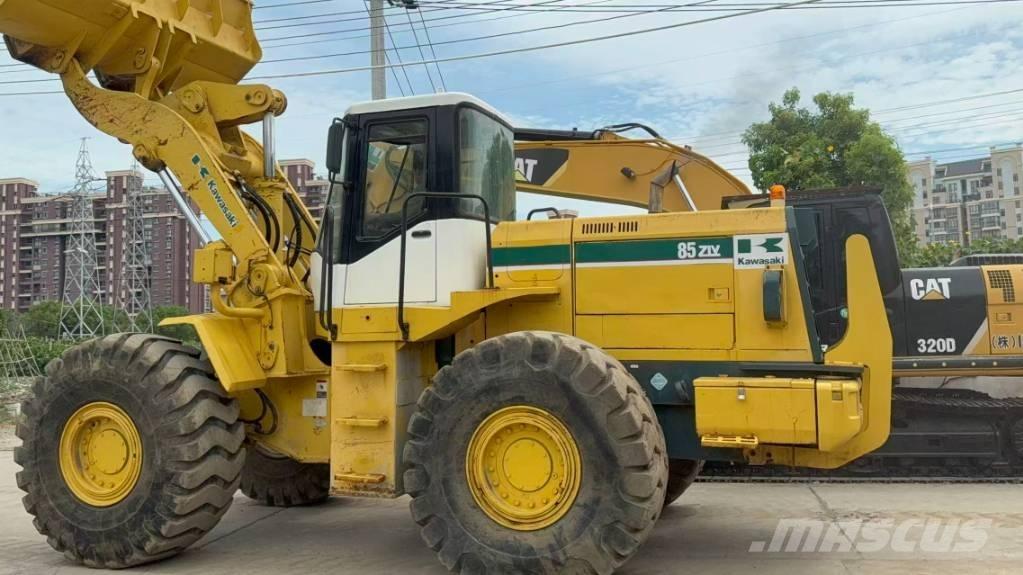 Kawasaki 85 Z Фронтальные погрузчики