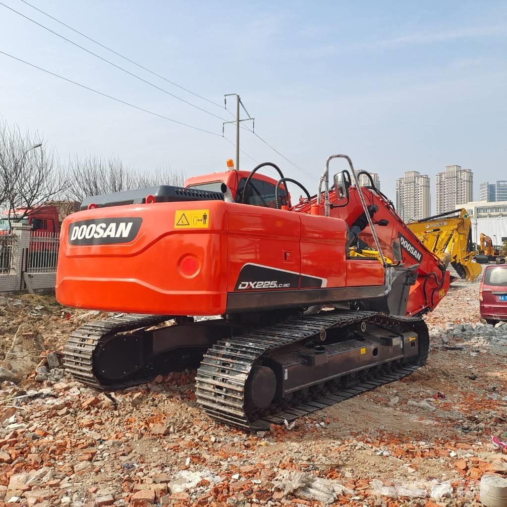 Doosan DX225LC-9C Гусеничные экскаваторы