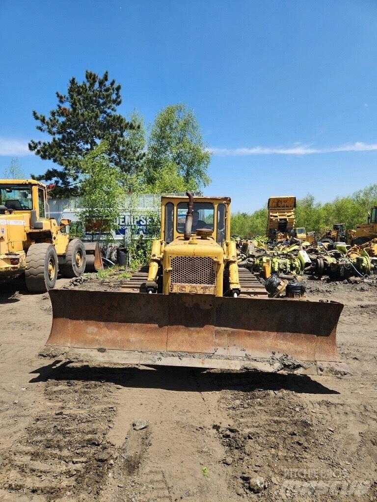 CAT D 6 Гусеничные бульдозеры