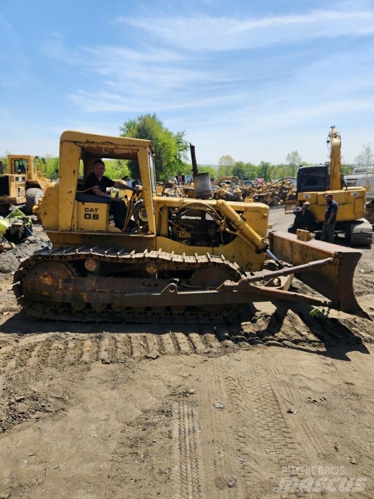 CAT D 6 Гусеничные бульдозеры