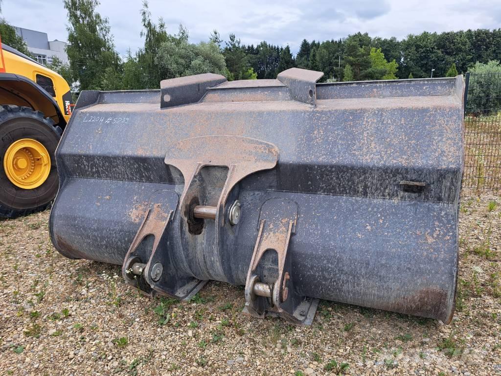 Volvo L 220 H Фронтальные погрузчики
