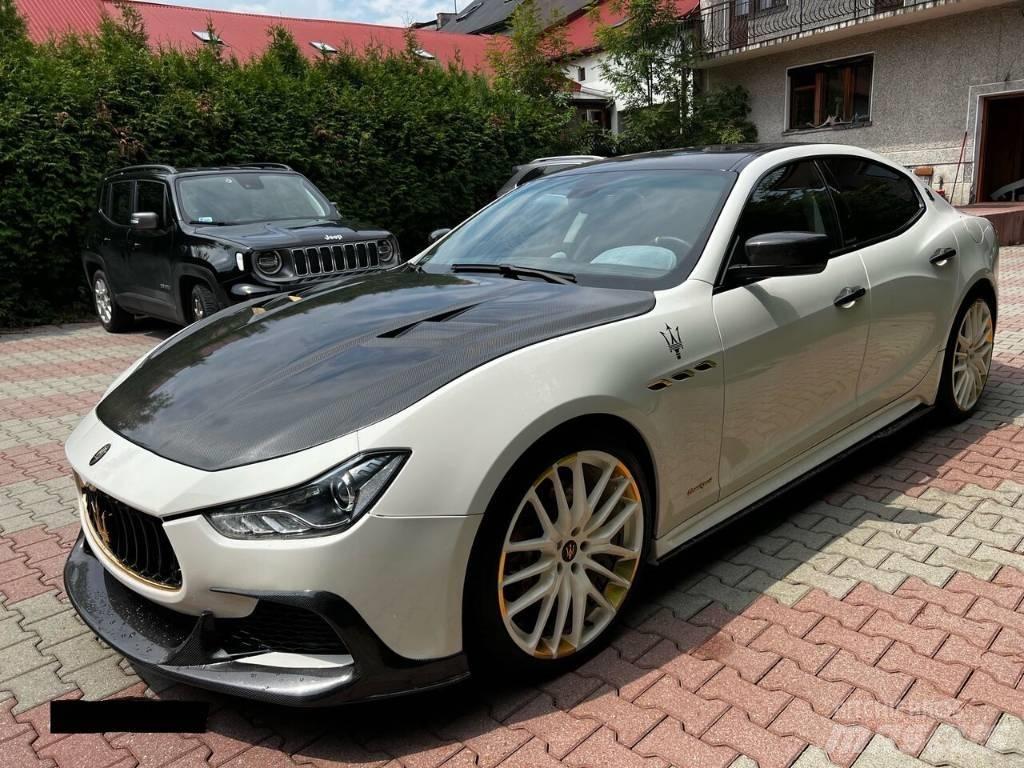 Maserati Ghilbi Легковые автомобили