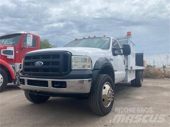 Ford F550 Грузовики-платформы/боковая разгрузка