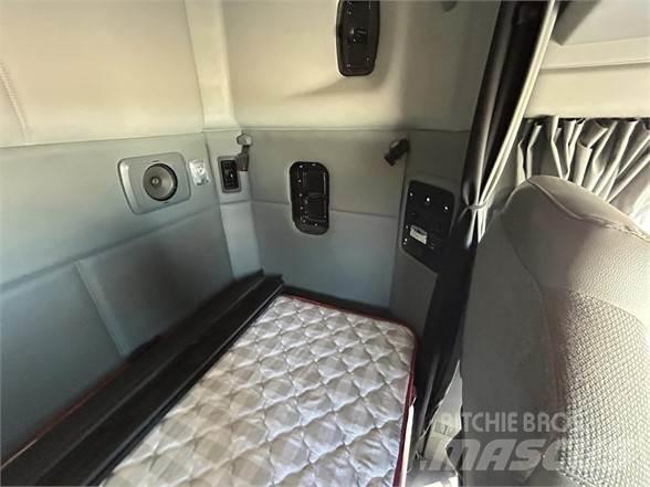 Kenworth T680 Седельные тягачи