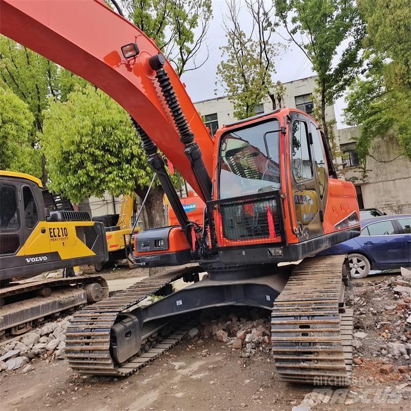 Doosan 225 LC Гусеничные экскаваторы