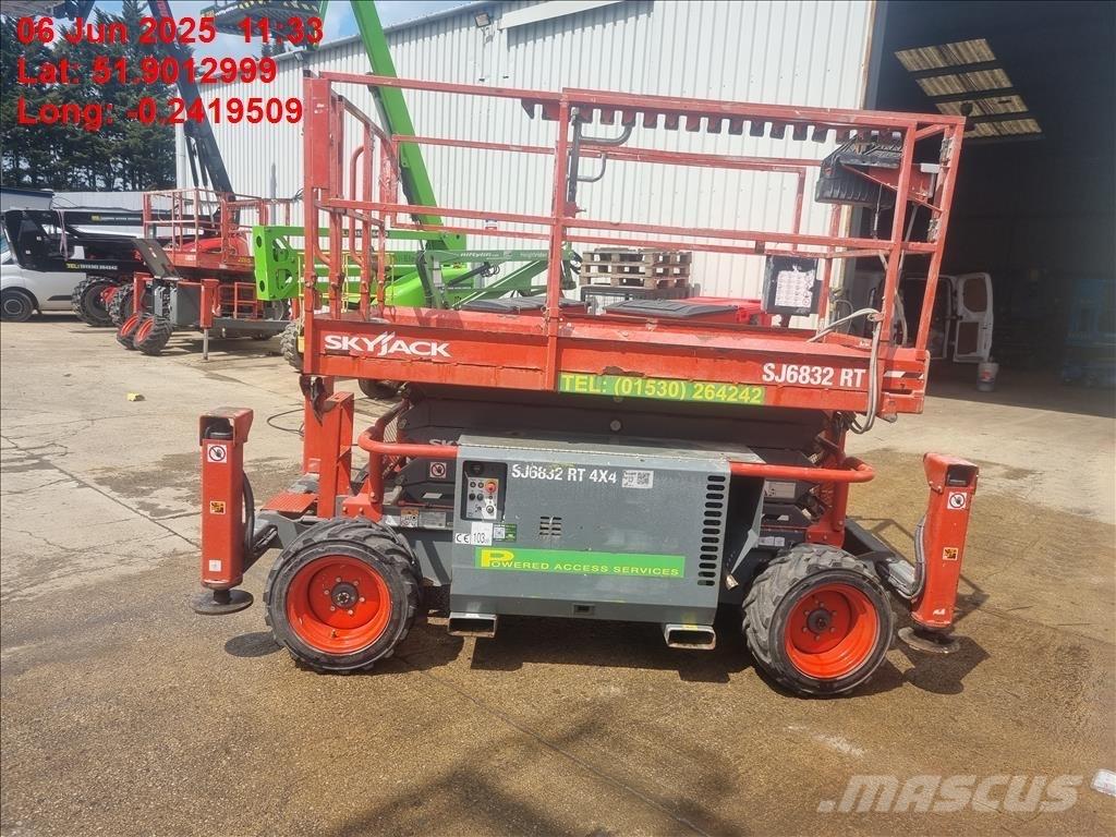 SkyJack SJ 6832 RT Ножничные подъемники