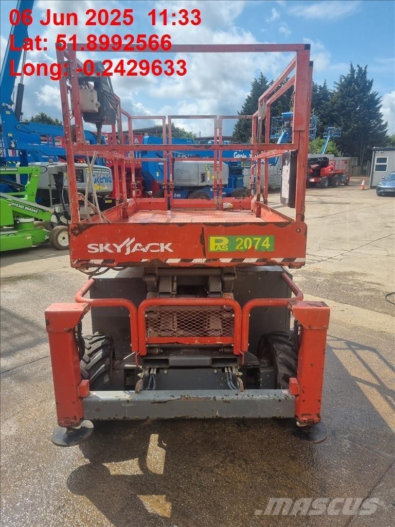 SkyJack SJ 6832 RT Ножничные подъемники