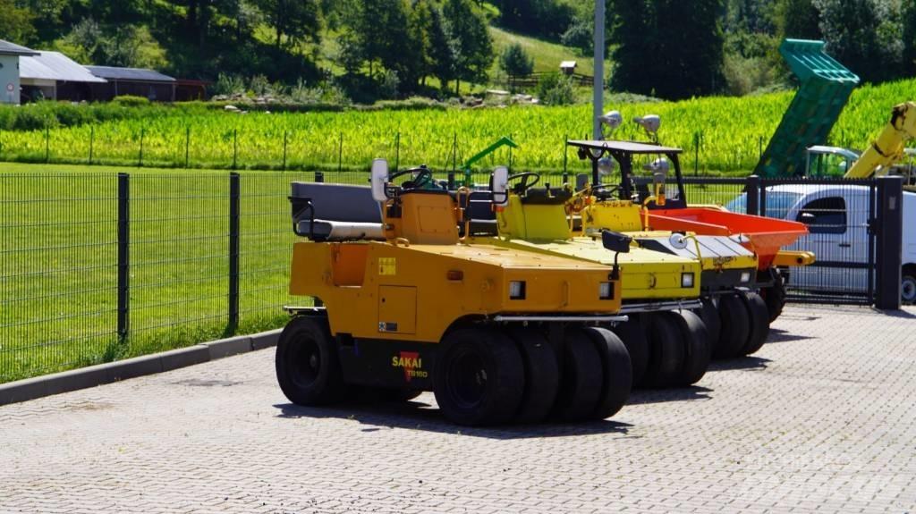 Sakai TS 160 Пневматические катки