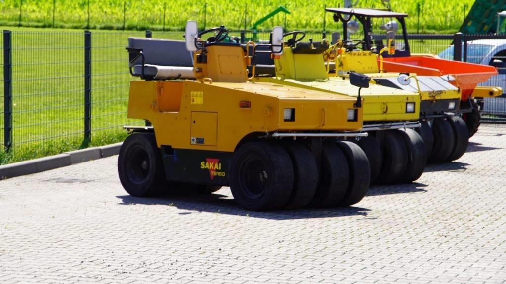 Sakai TS 160 Пневматические катки