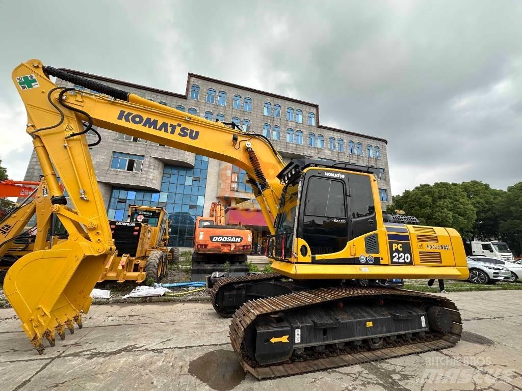 Komatsu PC 220 Гусеничные экскаваторы