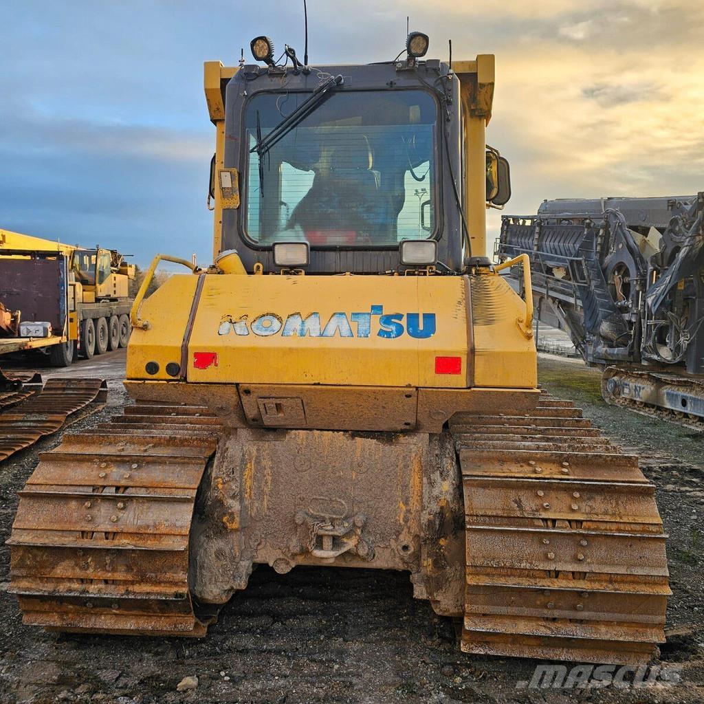 Komatsu D61PX-15F0 Гусеничные бульдозеры