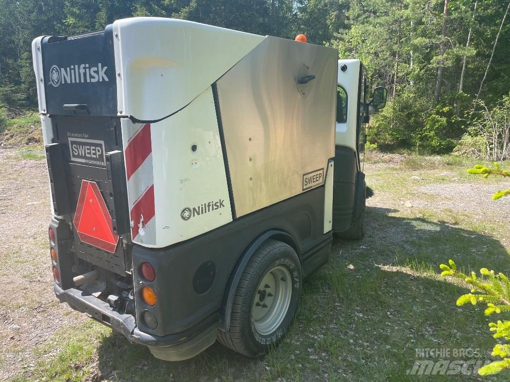 Nilfisk CR 3500 Вакуумные уборочные машины