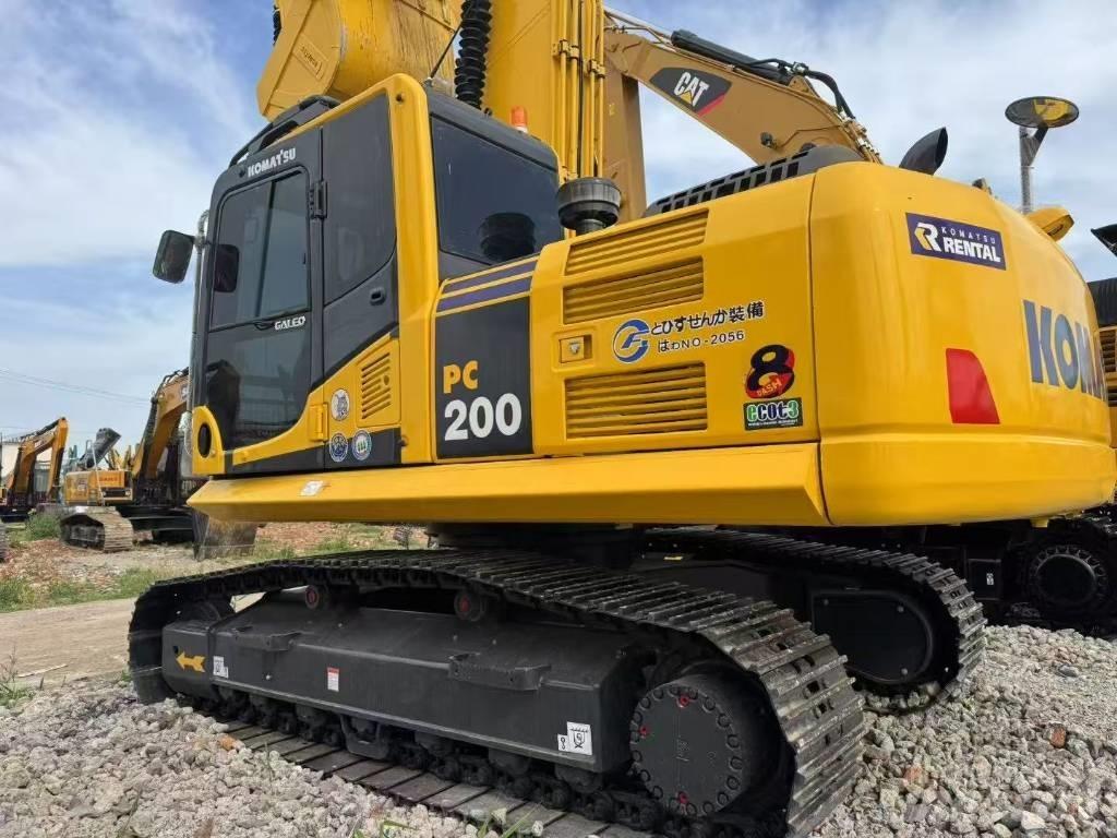 Komatsu 200-8 Гусеничные экскаваторы