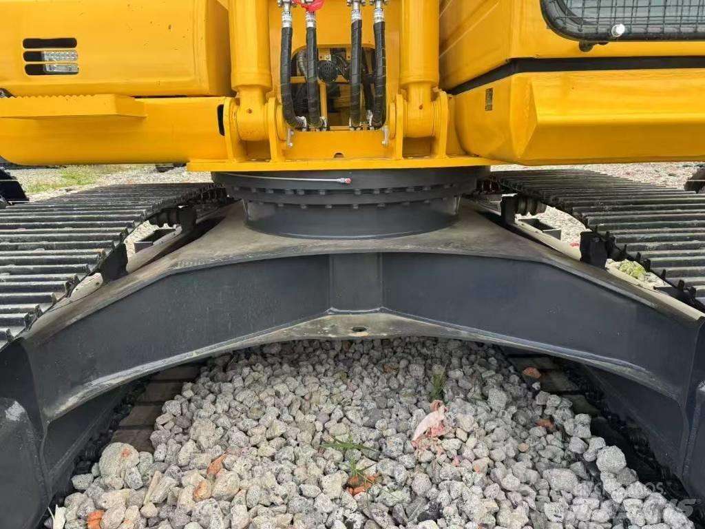 Komatsu 200-8 Гусеничные экскаваторы