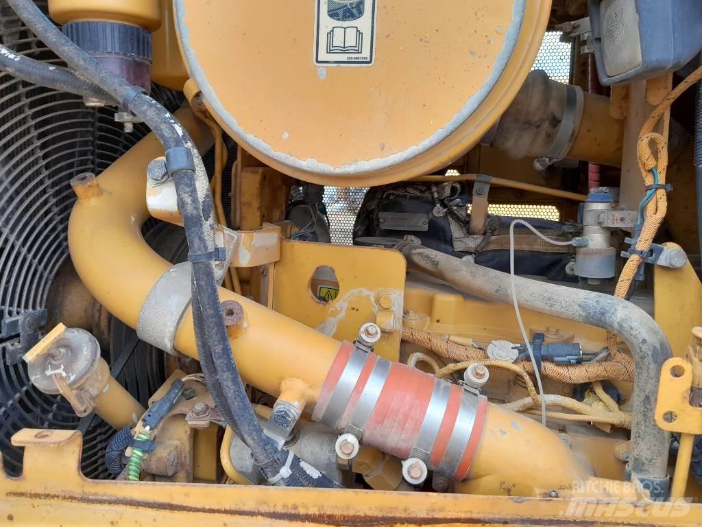 CAT D 6 R III Гусеничные бульдозеры