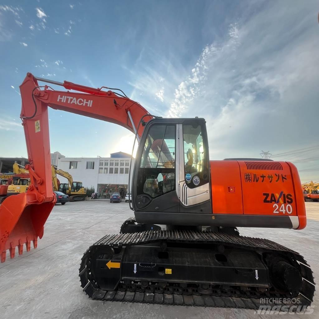 Hitachi ZX 240 Гусеничные экскаваторы