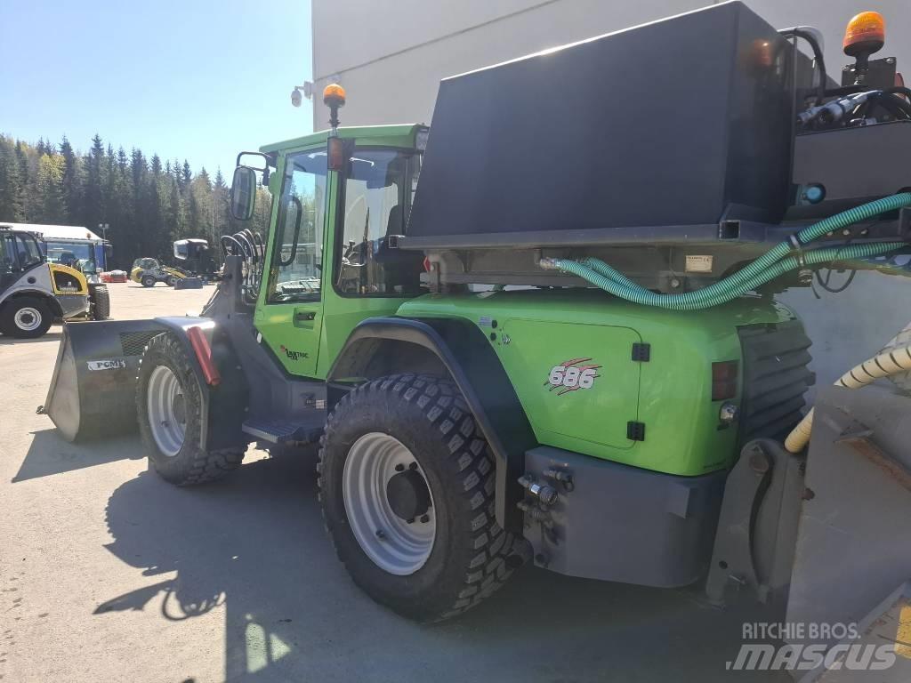 LM Trac 686 Фронтальные погрузчики