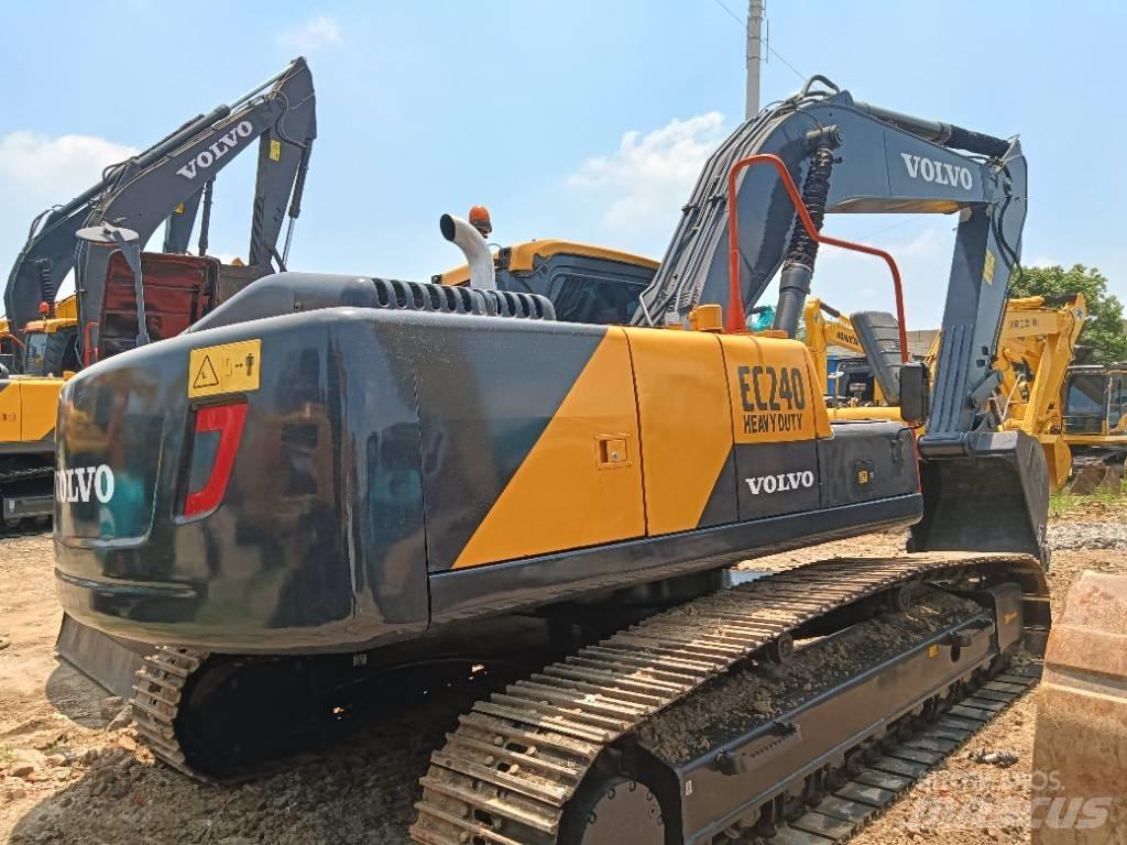 Volvo EC 240 Гусеничные экскаваторы