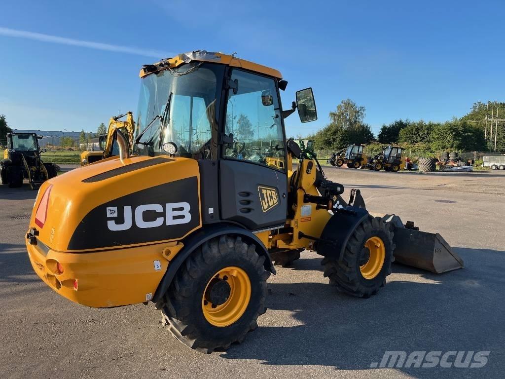 JCB 406 Сельскохозяйственные телескопические погрузчики