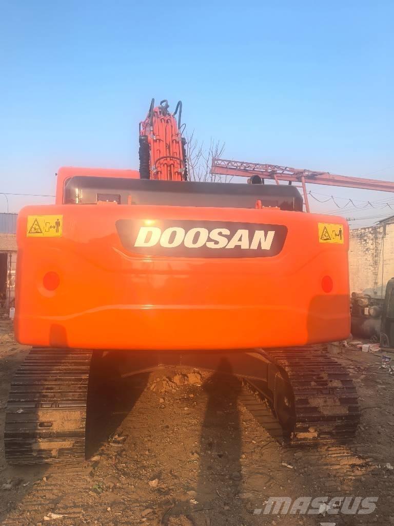 Doosan DX225 Гусеничные экскаваторы