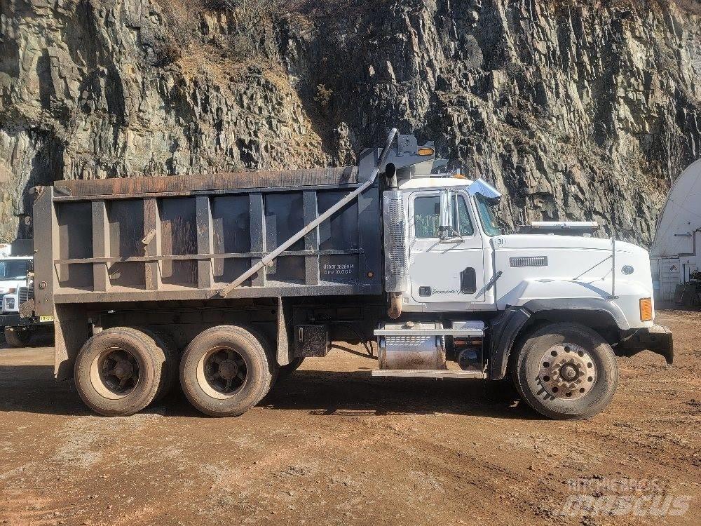 Mack CL 713 Грузовики-Самосвалы