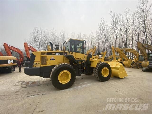 Komatsu WA380 Фронтальные погрузчики