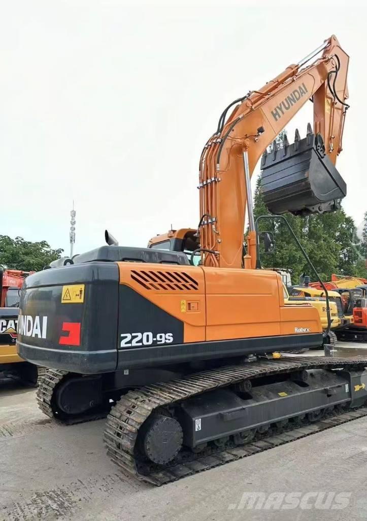 Hyundai 220 Гусеничные экскаваторы