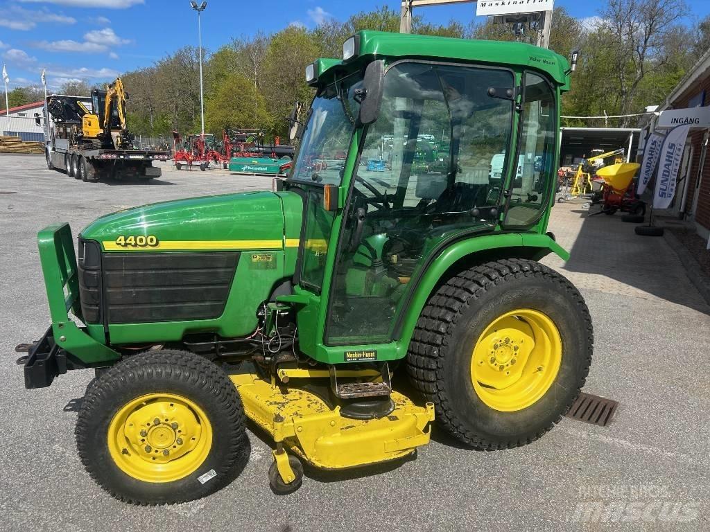 John Deere 4400 Коммунальные тракторы