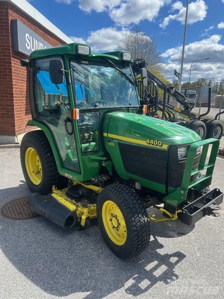 John Deere 4400 Коммунальные тракторы