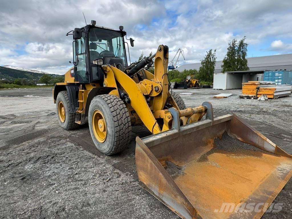 CAT 918 M Фронтальные погрузчики