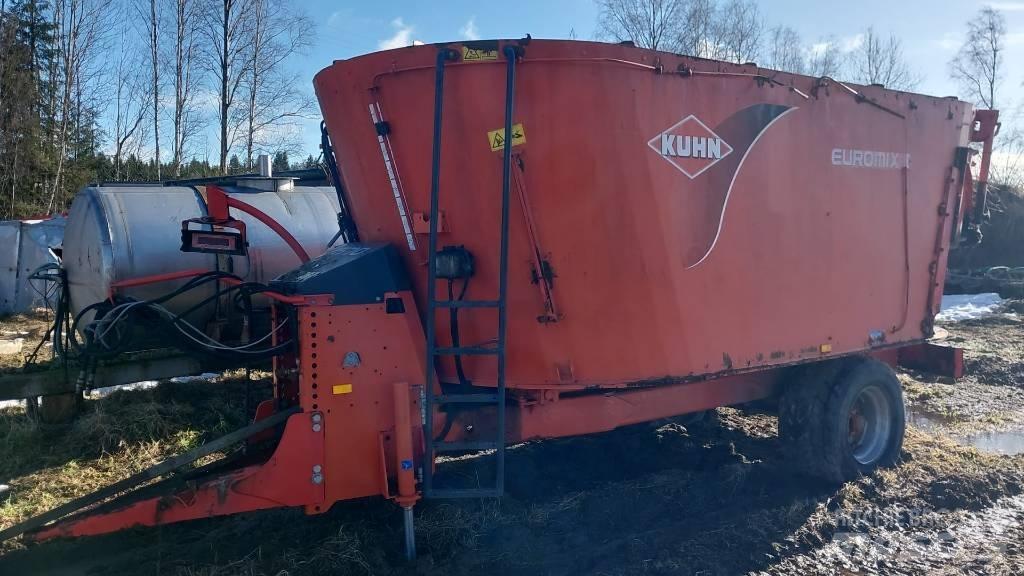 Kuhn EuroMix I Кормораздатчики