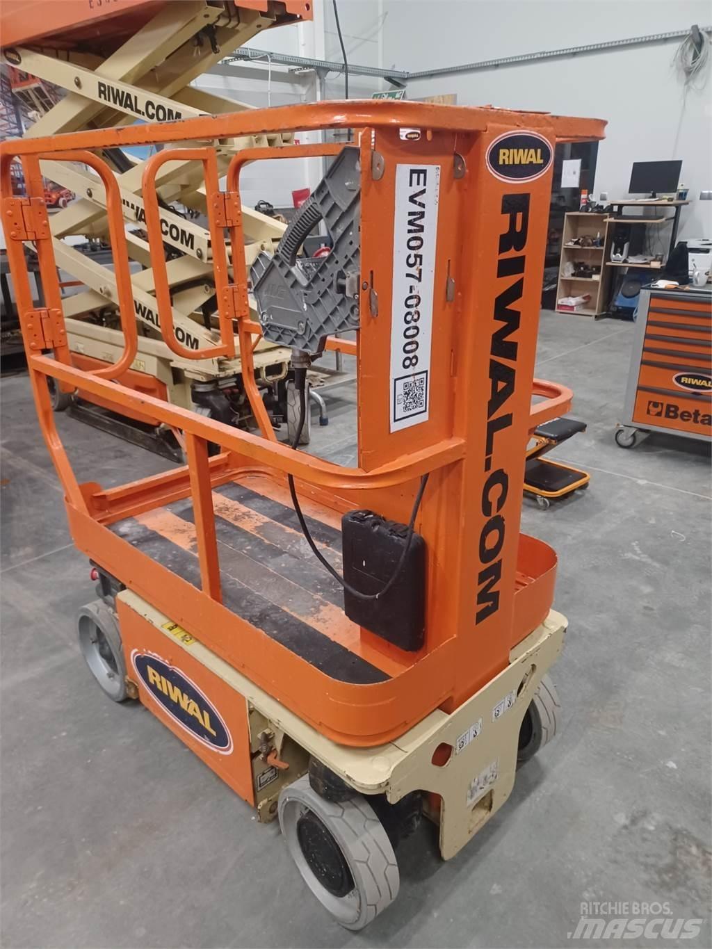 JLG 1230ES Разные подъемники и вышки
