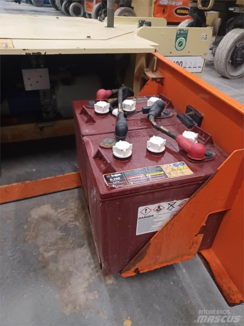 JLG 1230ES Разные подъемники и вышки