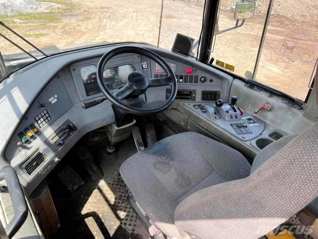 Volvo A40D Шарнирно-сочленённые самосвалы