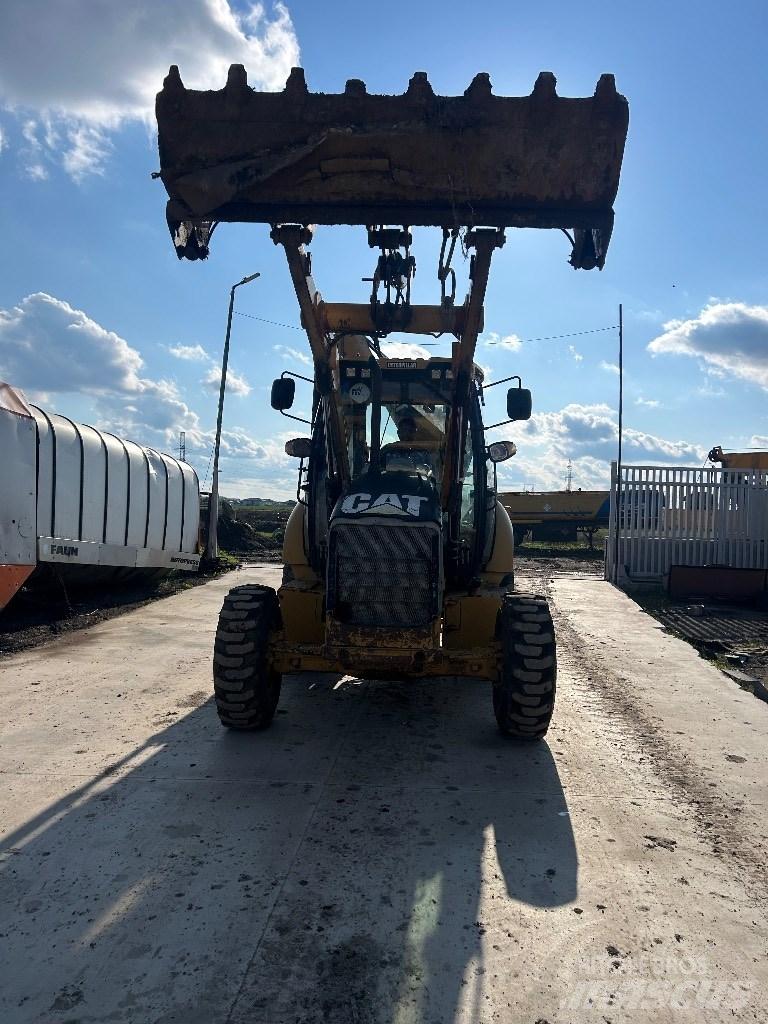 CAT 422 E Экскаваторы-погрузчики