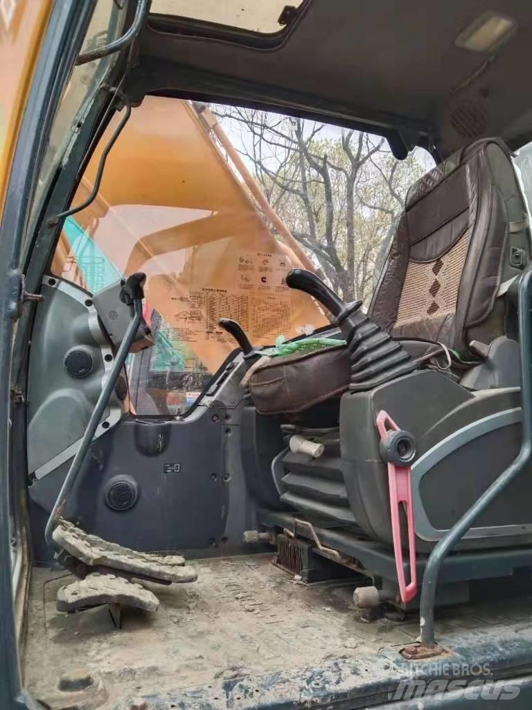 Hyundai R215-9T Колёсные экскаваторы