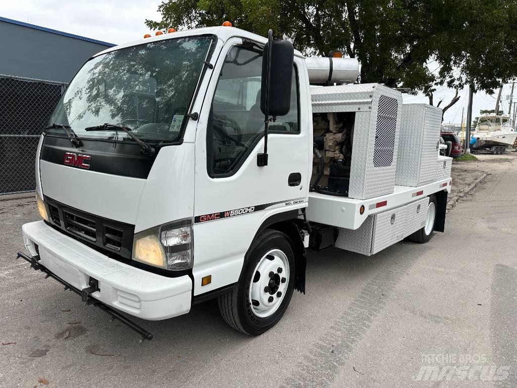 GMC W 5500 HD Ассенизаторские машины