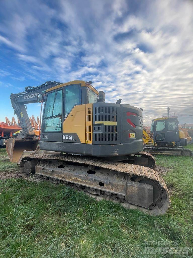 Volvo ECR 235 E Гусеничные экскаваторы