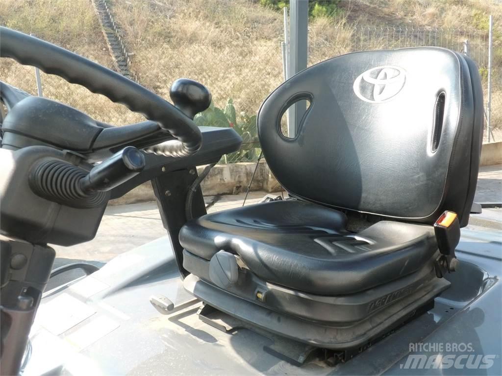 Toyota 7FBEF18 Электропогрузчики