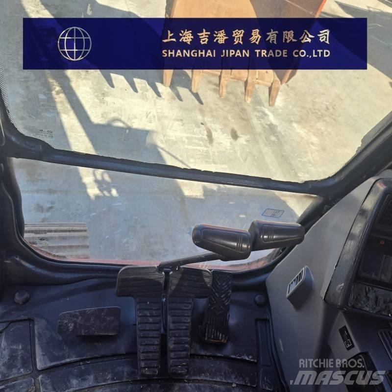 Doosan DX 225 Гусеничные экскаваторы
