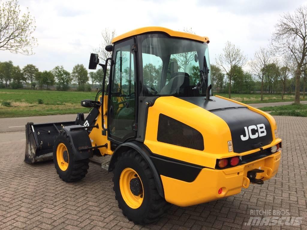 JCB 406 Фронтальные погрузчики