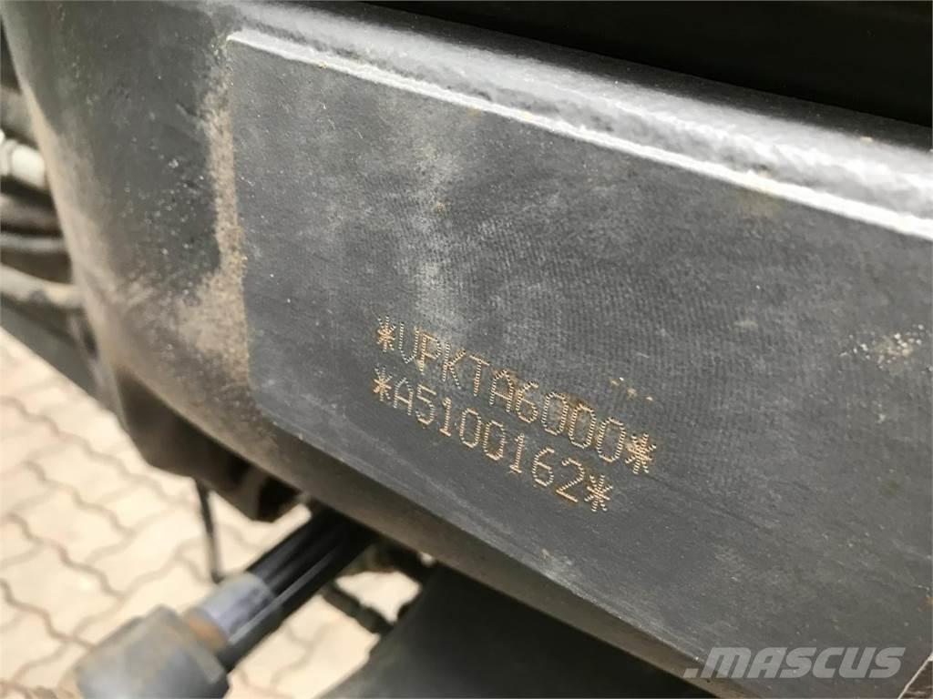 CLAAS Axion 870 Трактора